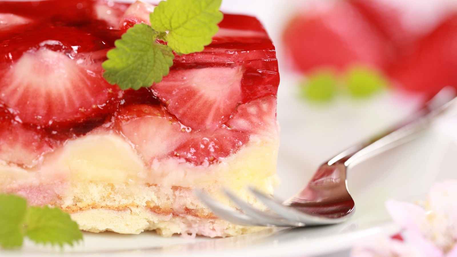 Strawberry slab pie